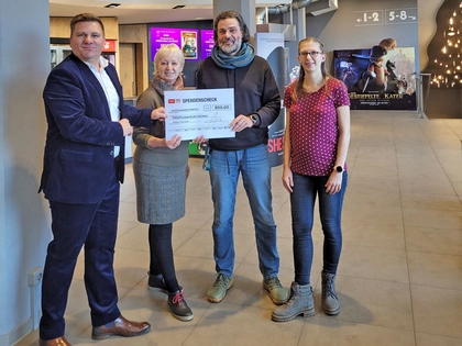 Kino hilft: Kreativzentrum Leipzig-Grünau freut sich über Spende