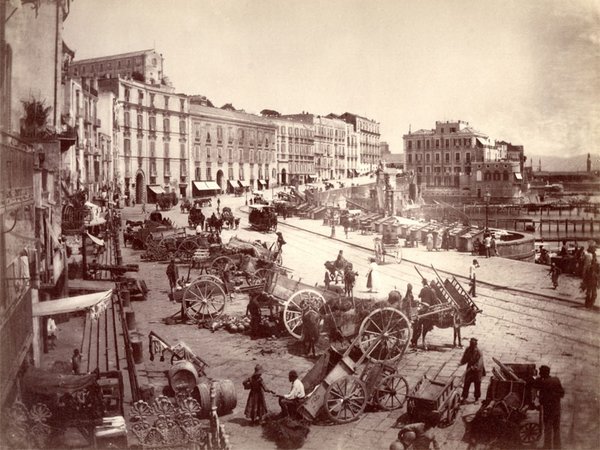 Giorgio Sommer, Strada Santa Lucia mit Hotel di Roma, Neapel, 1880