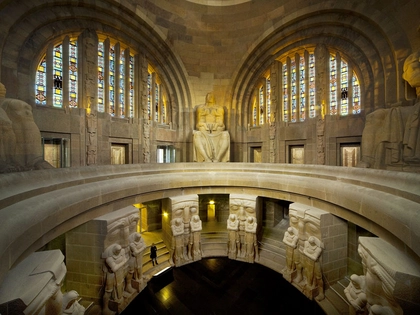 Gedenkmal-Gespräch: Zwischen Friedhofskirche und Nationaltempel - das Völkerschlachtdenkmal als sakrale Weihestätte kritisch gedeutet