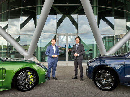 Sächsischer Ministerpräsident zu Besuch im Porsche Werk Leipzig Sächsischer Ministerpräsident zu Besuch im Porsche Werk Leipzig