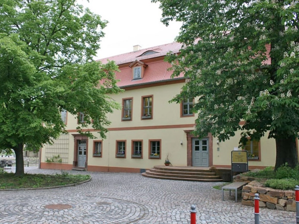 Rathaus in Großpösna: Auch hier wird in Kürze das schnelle Internet über Glasfaser für die Bürger zur Verfügung stehen, Foto: Deutsche Glasfaser