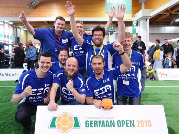 Das Nao-Team HTWK: Vizemeister der German Open 2019, Foto: HTWK Leipzig