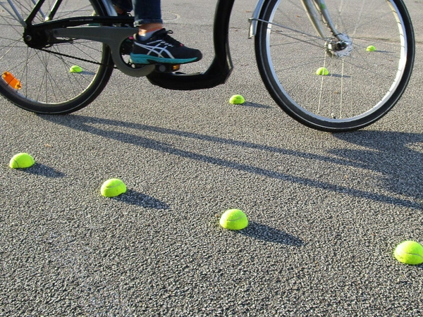 Fahrradparcour in der ADFC Radfahrschule, Foto: Carsten Kramer