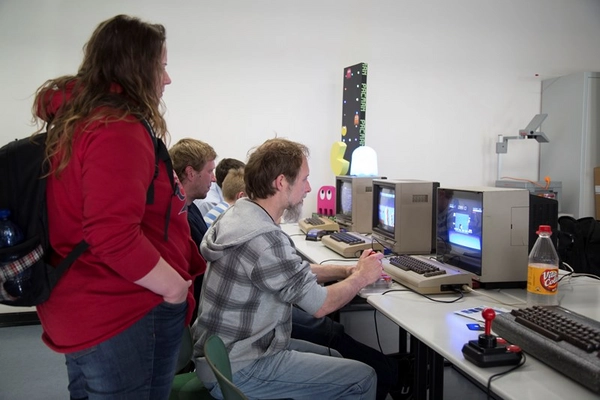 Spielen bis in die Puppen: Impression von der Langen Nacht der Computerspiele 2016.
