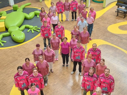 Universitätsklinikum Leipzig und KSW IceFighters Leipzig starten gemeinsame Aktion „Gemeinsam gegen Brustkrebs“