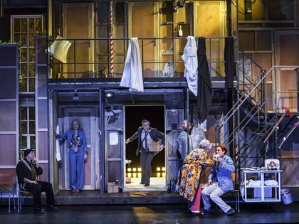 Schauspiel Leipzig streamt zu Silvester Theaterkomödie "Der nackte Wahnsinn"