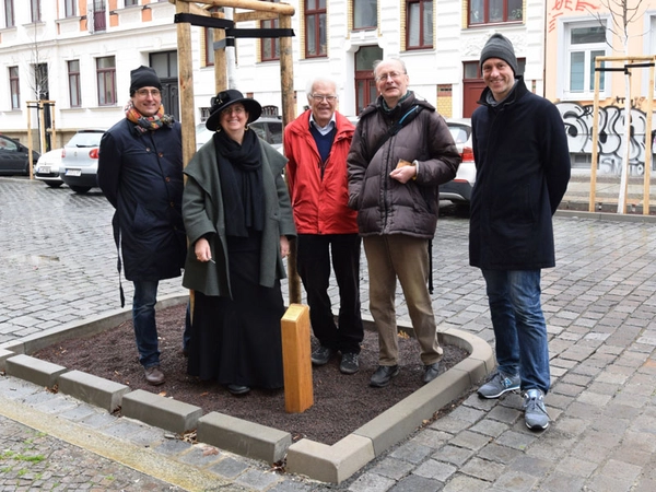 Michael Creutzer (Geschäftsführer teilAuto), Dorothee Dubrau (Bürgermeisterin und Beigeordnete für Stadtentwicklung und Bau), Harald Lindner (Carsharing-Pionier), Dietmar Röhl (Carsharing-Pionier), Manuel Emmelmann (Regionalleiter teilAuto-Leipzig)