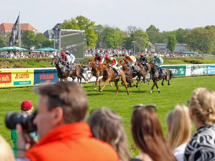 Frühlingshafter Saisonstart im Leipziger Scheibenholz: Volle Bahn und beste Stimmung