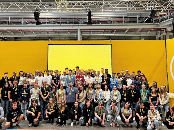 Ausbildungsbeginn am DHL Drehkreuz Leipzig, Foto: DHL Group