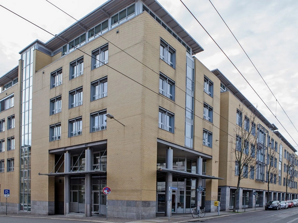 Die Fakultät Digitale Transformation der HTWK Leipzig hat ab sofort ihren Sitz in einem ehemaligen Tagungshotel in der Zschocherschen Straße (im Bild: Hopper-Bau), Foto: Robert Weinhold / HTWK Leipzig