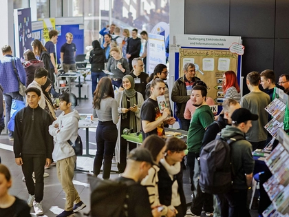 Eisdiele und Virtual Reality: Hochschulinfotag und Computerspielenacht laden ein