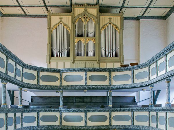 Stadtkirche - Naunhof: Kirchenschiff mit Orgel, Foto: Dieter Wadewitz