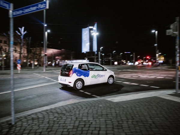 cityflitzer bei Nacht in Leipzig, Foto: teilAuto