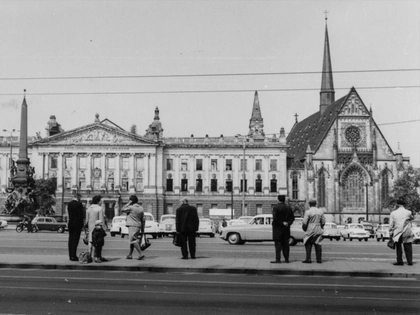Gedenkfeier mit Thomanerchor erinnert an Sprengung der Universitätskirche Leipzig vor 56 Jahren Gedenkfeier mit Thomanerchor erinnert an Sprengung der Universitätskirche Leipzig vor 56 Jahren