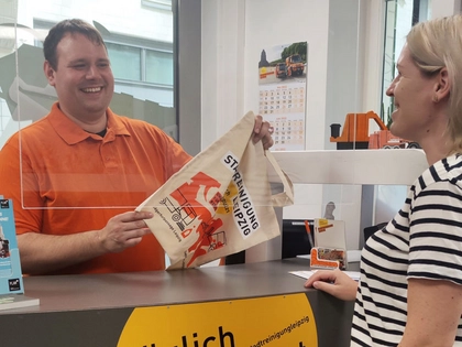 Stadtreinigung Leipzig bietet Tausch von Plastebeuteln gegen Stoffbeutel an