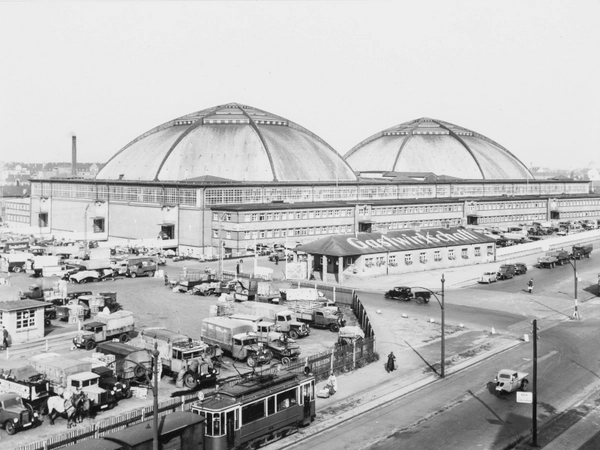 Großmarkthalle in Leipzig im Jahr 1939, Foto: Paul Wolf, Quelle: Landesamt für Denkmalpflege Sachsen