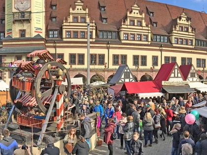 Ostermarkt mit Historischer Ostermesse eröffnet Leipziger Marktsaison