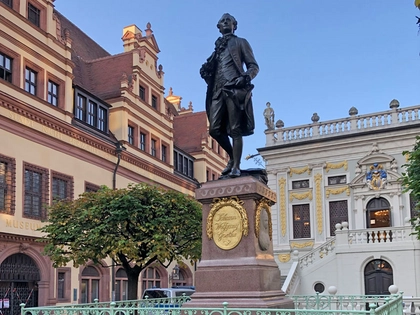 Goethedenkmal auf dem Leipziger Naschmarkt fertig restauriert