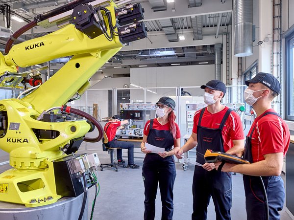 Auf 1.600 Quadratmetern stehen neue Räumlichkeiten zur Ausbildung und Qualifizierung bereit, Foto: Porsche AG - Leipzig
