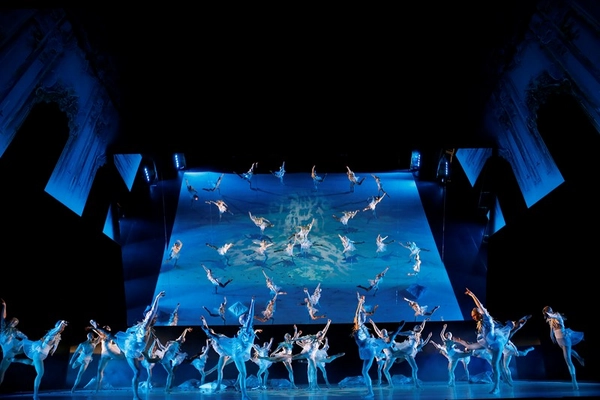Szene aus Schwanensee von dem Leipziger Ballett