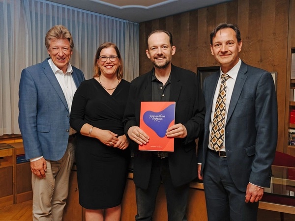 Prof. Andreas Schulz (Gewandhausdirektor), Dr. Skadi Jennicke (Bürgermeisterin und Beigeordnete für Kultur der Stadt Leipzig), Andris Nelsons (21. Gewandhauskapellmeister), Bernhard Krug (Vorsitzender des Orchestervorstandes), Foto: Grit Hartung