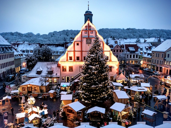Weihnachtsmarkt in Grimma vor dem Rathaus, Foto: Antje Blümel