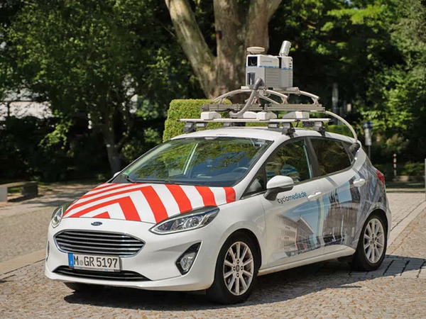 Fahrzeug der Firma Cyclomedia mit 360-Grad-Kamera und Messtechnik, Foto: Cyclomedia