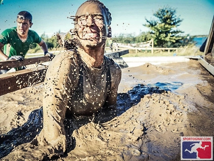 Hindernislauf CrossDeLuxe: Mit 5.000 Matschlethen das wohl größte Cross-Laufevent 2020