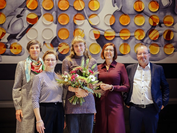 Agnes Wegner, Kati Liebert, Ida Lovis Hüsing (Preisträgerin), Dr. Andrea Diekhof und Uwe Kubaile, Foto: Anne Schwerin