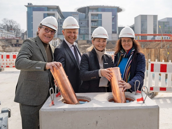 Prof. Dr. Michael Geißler, Torsten Bonew, Claudia Pfefferle und Dagmar Neukirch. Foto: A. Weingarten, Klinikum St. Georg