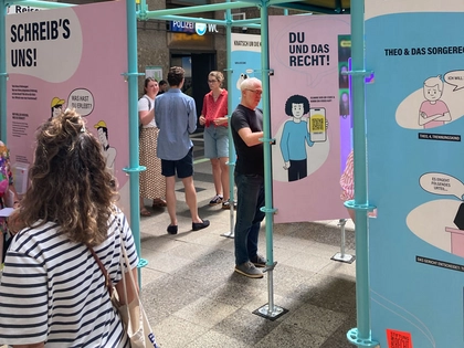 Pop-Up-Ausstellung „Recht – Spielregeln des Alltags“ der Stiftung Forum Recht macht Station in Leipzig