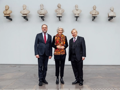 Zehn Porträtbüsten aus der Gründerzeit zieren ab sofort das Augusteum