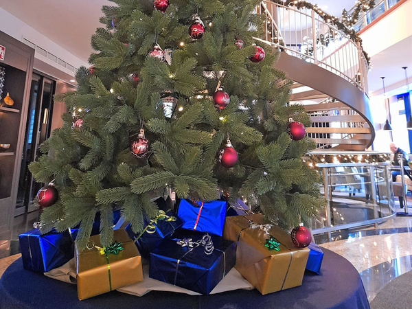 Charity Weihnachtsbaum im Seaside Park Hotel, Foto: Hospiz ADVENA Leipzig